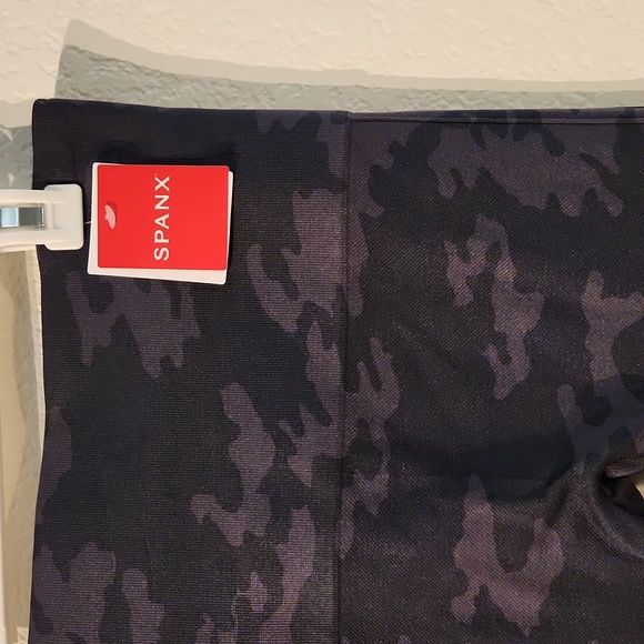 NWT Spanx Look at Me Now - Picture 5 of 10